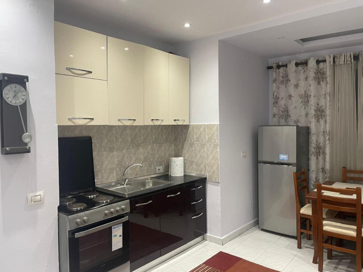 E&B Cosy Apartment Tirana Exterior photo